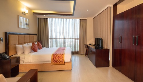 Habitación Deluxe doble, 1 cama de matrimonio, vistas a la ciudad