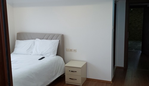 Habitación estándar con 1 cama doble o 2 individuales, vistas a la montaña