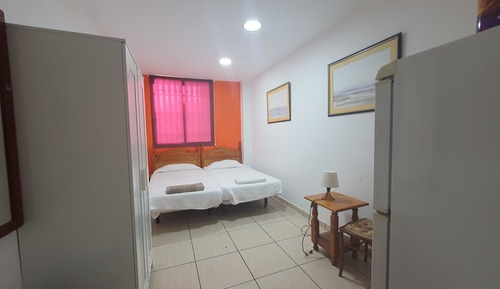 Doramas Private Rooms 5 wifi free shared toilet (2 camas inividuales 90 por 200) CON VISTA