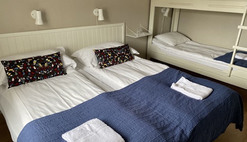 Habitación doble (with extra beds)