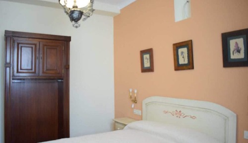 Habitación con 2 camas individuales