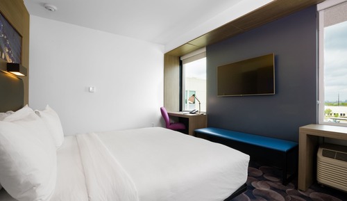 Habitación, 1 cama de matrimonio grande, no fumadores (Mobility/Hearing Access, Roll-In Shwr)