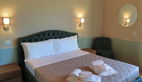 Habitación romántica doble, 1 cama de matrimonio, no fumadores, vistas al valle