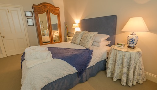 Habitación Deluxe con 1 cama doble o 2 individuales, baño privado, vistas a la montaña
