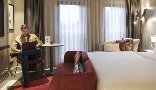 Deluxe Comfort Room