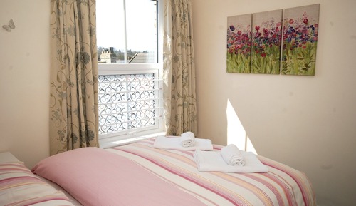 Comfort Apartment, Private Bathroom, Park View