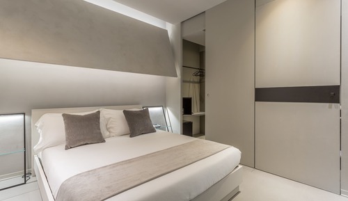 Habitación con 1 cama doble o 2 individuales, vistas al jardín