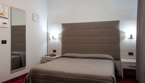 Habitación doble, en edificio anexo