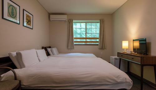 Habitación triple, no fumadores (Main Building Double+Single Bed)