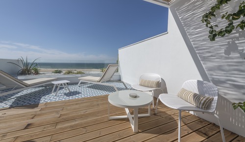 Habitación, terraza, vistas al mar