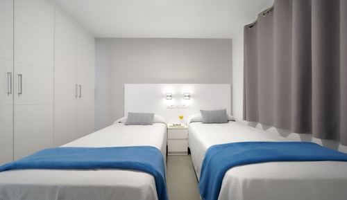Apartamento, 2 habitaciones, balcón, vistas al mar