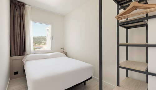 Apartamento dos dormitorios vista mar y aire acondicionado