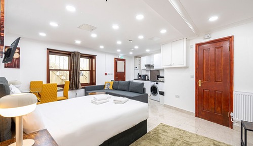 Estudio superior, baño privado