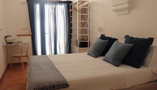 Habitación estándar con 1 cama doble o 2 individuales