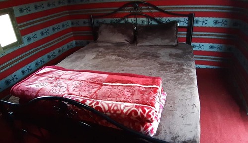 Tienda clásica, 1 cama doble, vistas a la montaña