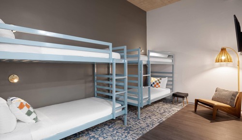 Suite familiar, varias camas, ducha adaptada