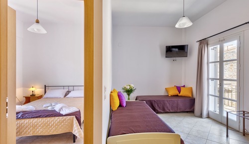 Apartamento familiar, balcón, vistas parciales al mar