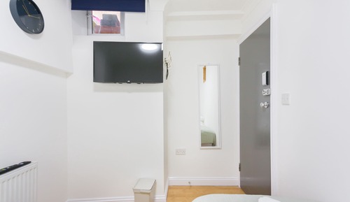 Habitación cuádruple, baño compartido