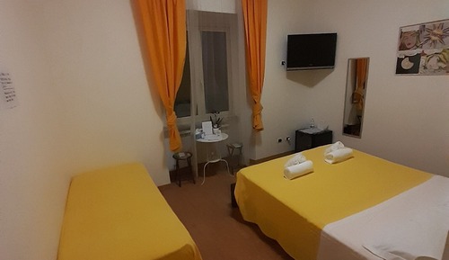 Habitación triple (Yellow)