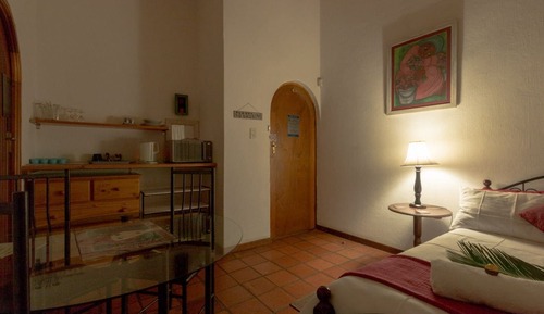 Habitación Confort con 1 cama doble o 2 individuales, no fumadores, vistas a la piscina (2)