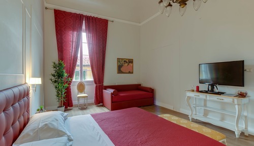 Habitación triple, 1 cama de matrimonio con sofá cama (San Frediano)