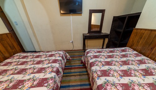 Habitación básica con 1 cama doble o 2 individuales, 1 cama doble o 2 individuales