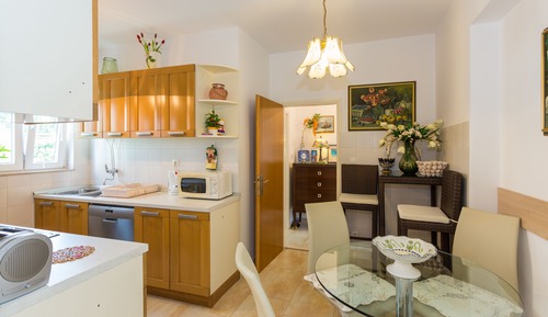 Habitación individual económica, baño compartido, vistas al jardín