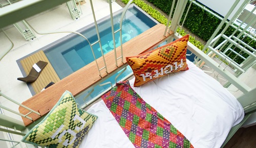 Habitación Deluxe doble, vistas a la piscina