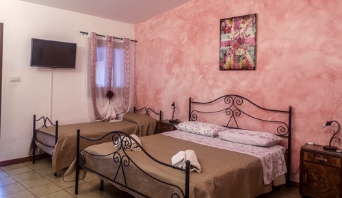 Estudio, varias camas, vistas al jardín (5 people)