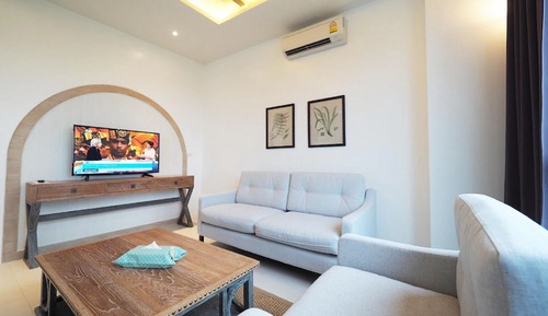 1 Bedroom Suite Jacuzzi Seaview