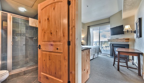 Apartamento superior, vistas a la montaña (221A)