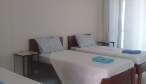 Habitación triple exclusiva, vistas a la playa (Middle)