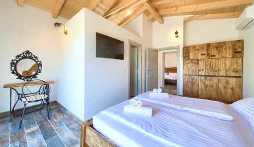 Villa Deluxe (1)