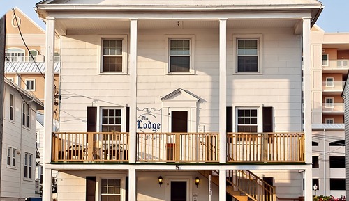 Lodge Building 2 Bedroom, 3 Double Beds, Non-Ocean Front