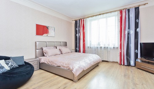 Family apartments on Nezavisimosti, 33