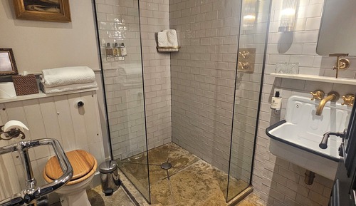 Habitación clásica doble, 1 cama de matrimonio grande, baño privado (non-pet-friendly)