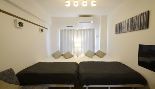 Habitación cuádruple (White Monotone / WI)