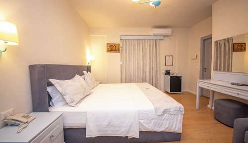 Habitación Deluxe doble, balcón, vistas parciales al mar