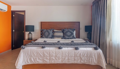 Ático Grand, varias camas, piscina privada, frente a la playa