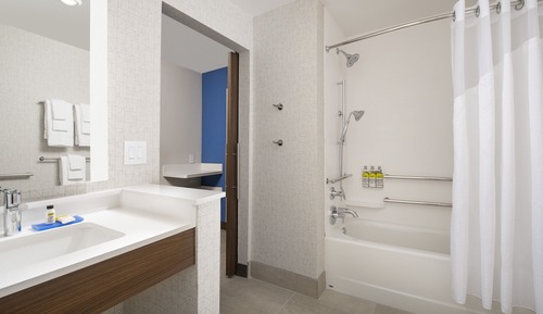 Habitación estándar, 1 cama de matrimonio grande (Comm, Mobility)