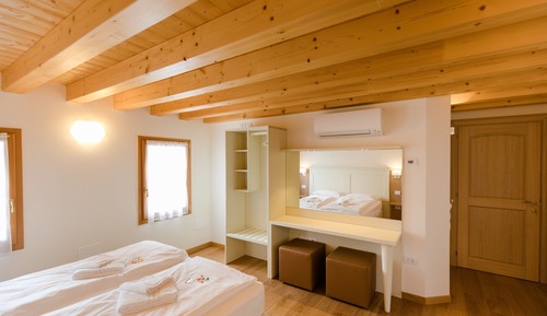 Habitación triple familiar, vistas a la colina