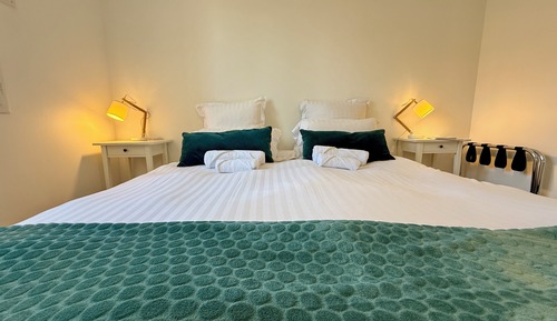 Habitación Confort con 1 cama doble o 2 individuales, accesible para personas con discapacidad (Ain)