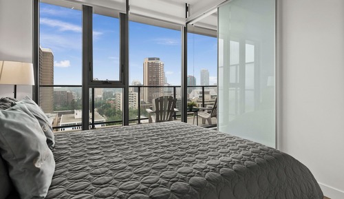 Apartamento romántico, 2 habitaciones, cocina, vistas a la ciudad