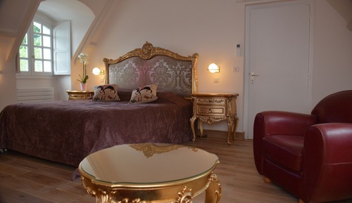 Deluxe Double Room (Queen)