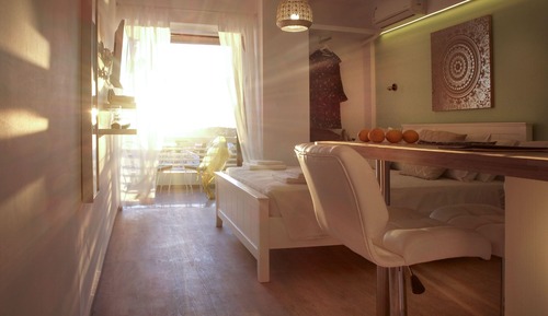 Estudio, vistas al mar