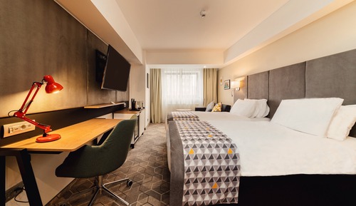Habitación Premium, 1 cama de matrimonio grande con sofá cama, vistas a la ciudad