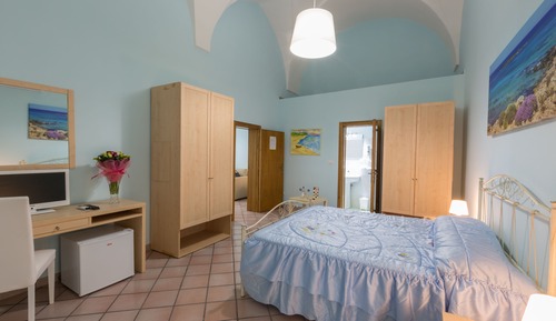 Habitación cuádruple (Leuka)