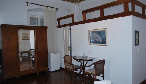 Habitación superior con 1 cama doble o 2 individuales, vistas al mar