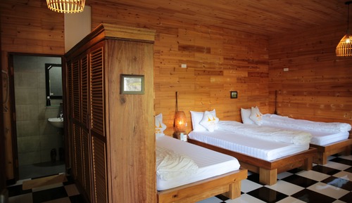 Habitación triple, vistas a la montaña