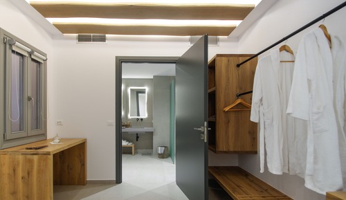 Suite estudio ejecutiva, 1 cama de matrimonio grande, vistas al jardín